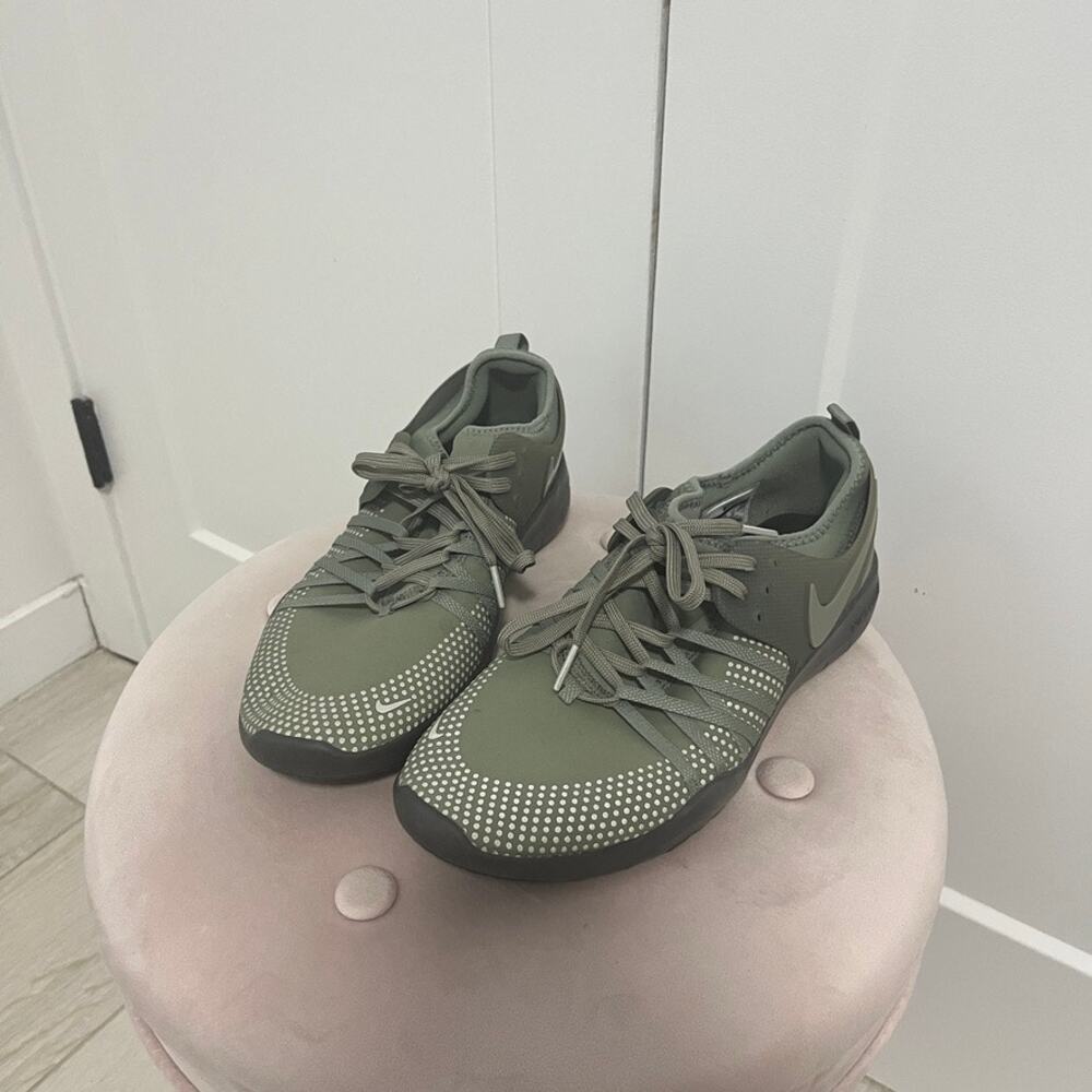 NEW Nike Free Training 7 Shield Green Sneakers Size 10 - Picture 3 of 8